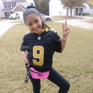 Meet your Posher, Nakia